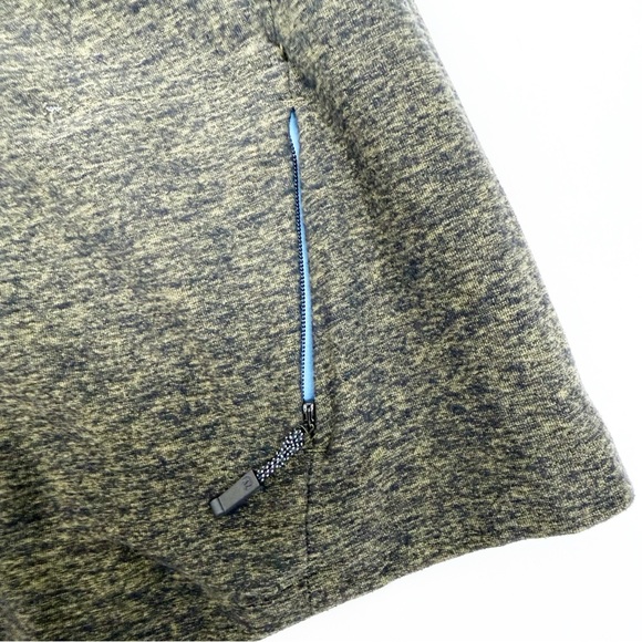 Lululemon Men’s Surge Warm 1/2 Zip Heathered Utilitarian / Black Long Sleeve - Picture 11 of 13